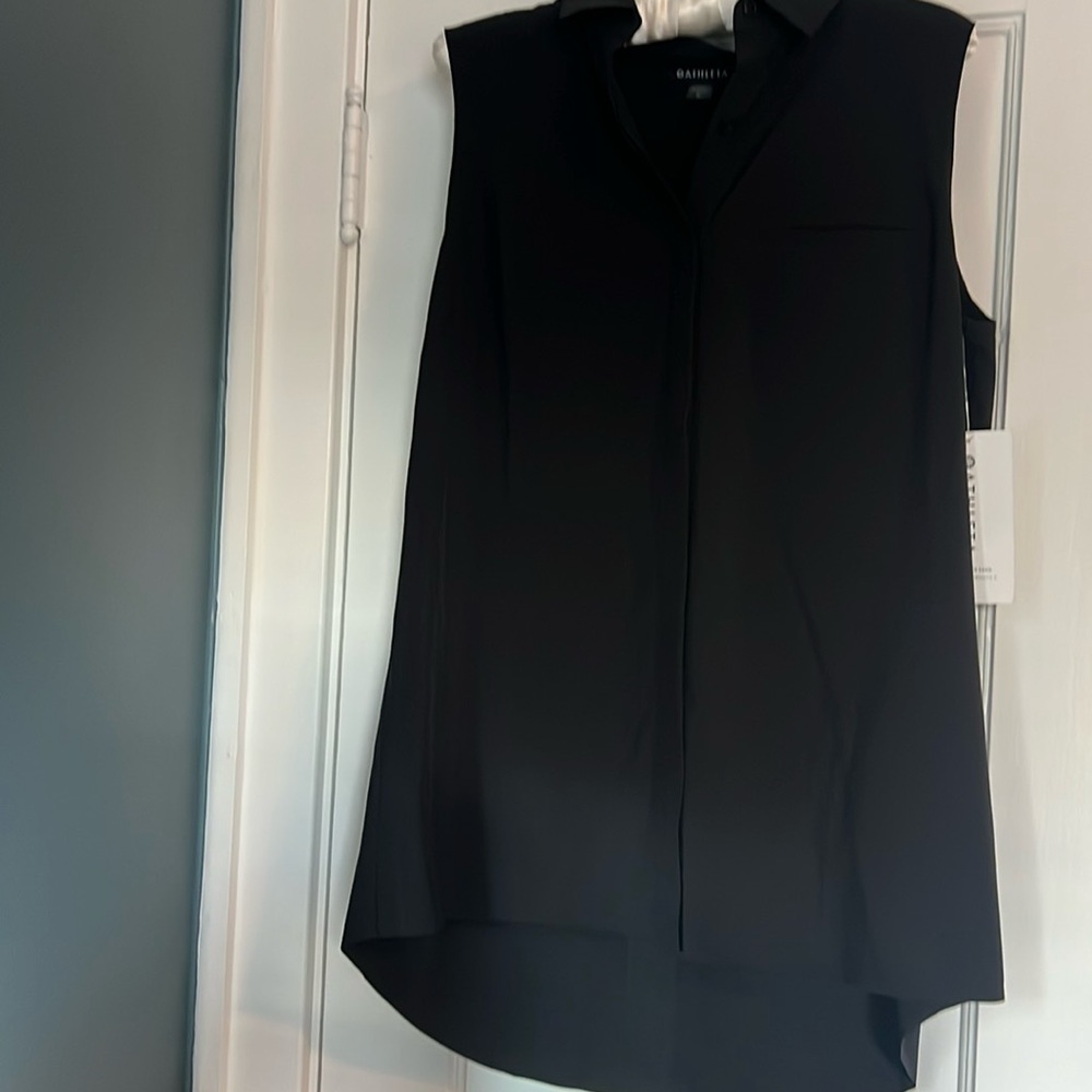 Athleta sleeveless blouse